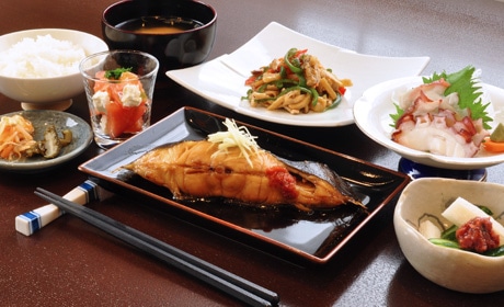 写真:ご夕食全景